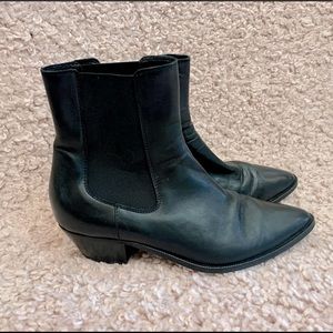 Aquatalia black leather pointed toe chelsea boots